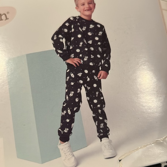 Lily & Dan Space themed Toddler Boy sweatshirt and Jogger Set 2T NWT - Picture 2 of 7